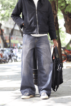 WASHED-OUT BLUE UNISEX BAGGY DENIM