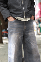 WASHED-OUT BLUE UNISEX BAGGY DENIM