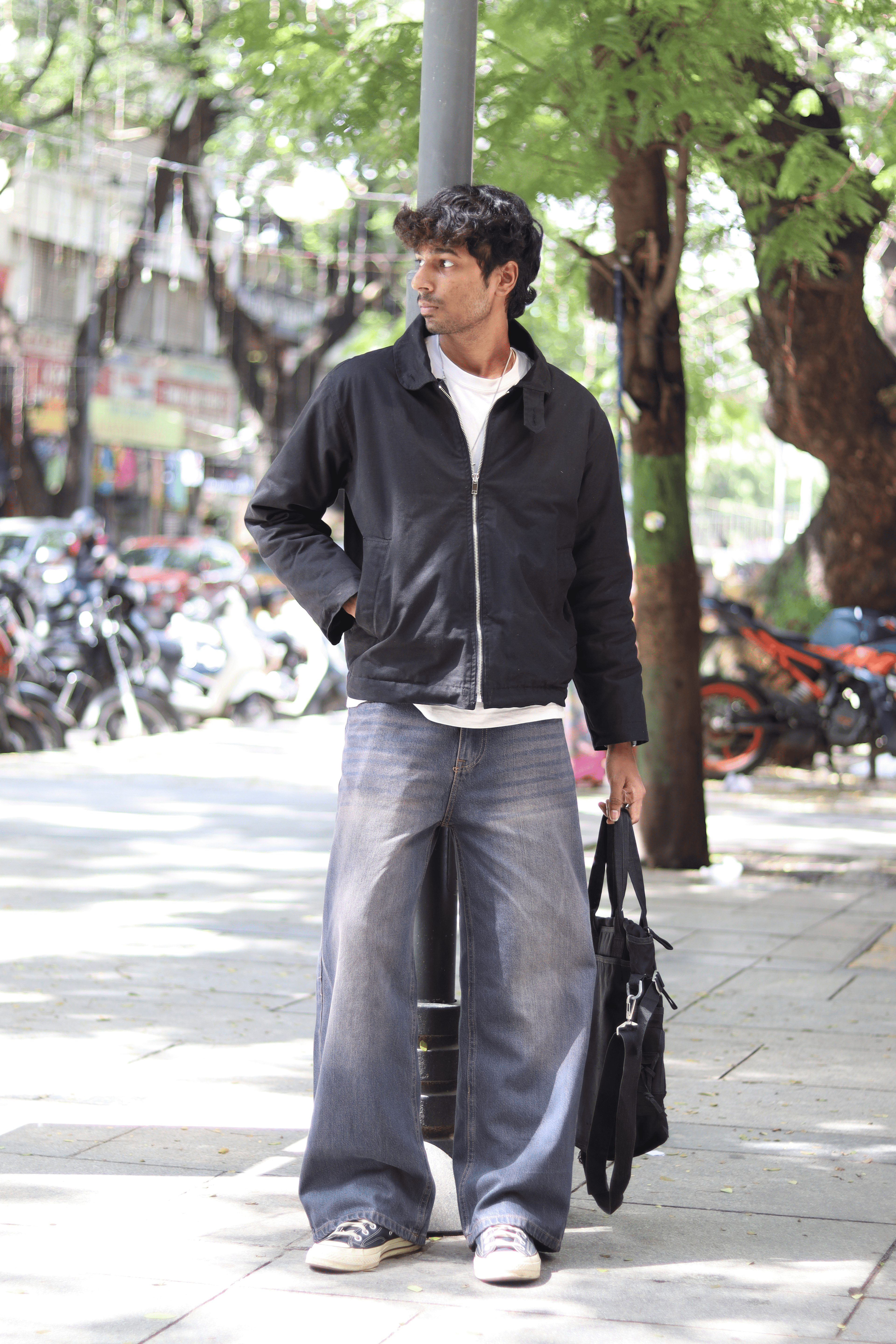 WASHED-OUT BLUE UNISEX BAGGY DENIM